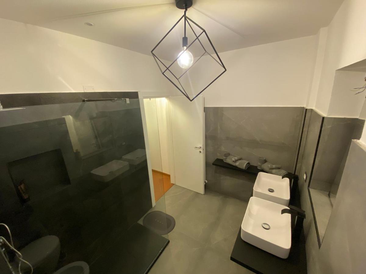 Honey Apartment Чезена Екстериор снимка