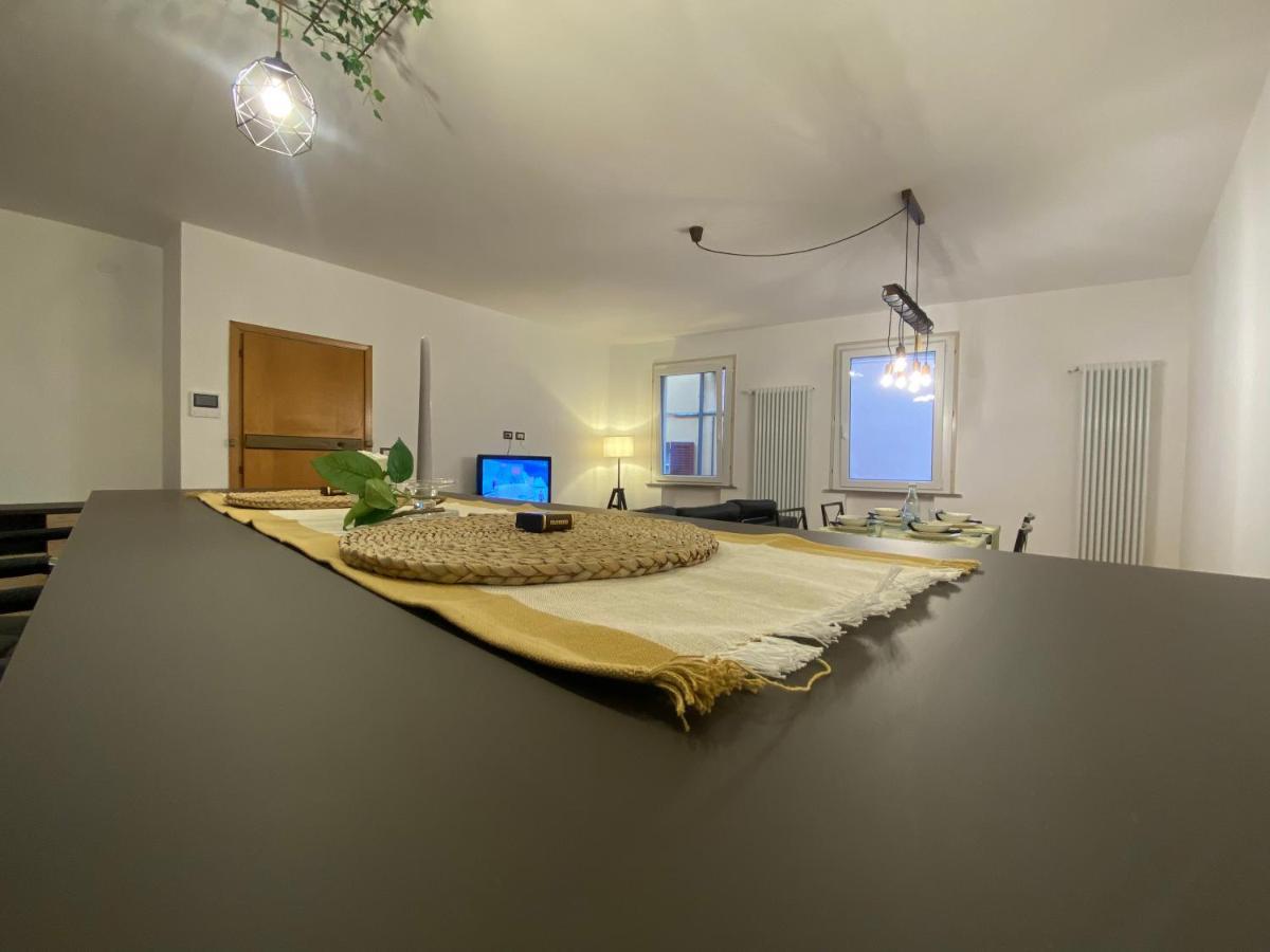 Honey Apartment Чезена Екстериор снимка